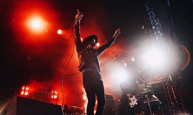 Beck, Cage The Elephant & Spoon at Fiddlers Green Amphitheatre