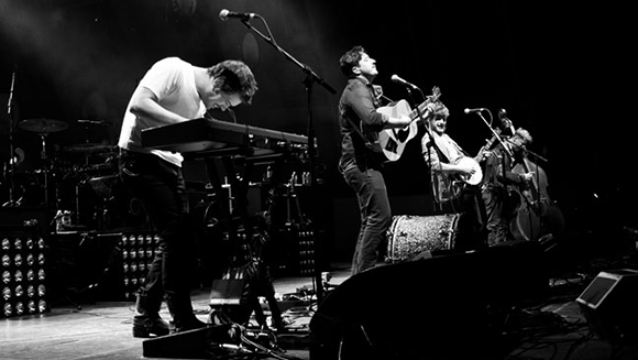 Mumford and Sons & Catfish and The Bottlemen at Fiddlers Green Amphitheatre
